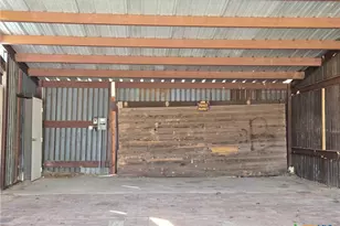 265 Sandy Oaks Dr, Seguin, TX 78155 - Photo 14