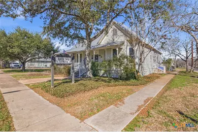 501 W Grand Avenue, Yoakum, TX 77995 - Photo 18