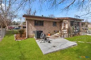 318 Craddock Ave, San Marcos, TX 78666 - Photo 6