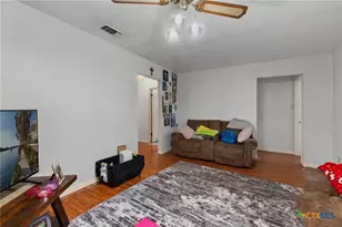 318 Craddock Ave, San Marcos, TX 78666 - Photo 8