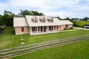 424 N Crawford Ln, Bartlett, TX 76511 - Photo 4