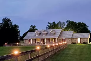 424 N Crawford Ln, Bartlett, TX 76511 - Photo 1