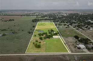 424 N Crawford Ln, Bartlett, TX 76511 - Photo 2