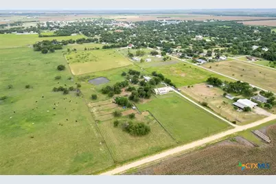 424 N Crawford Lane, Bartlett, TX 76511 - Photo 6