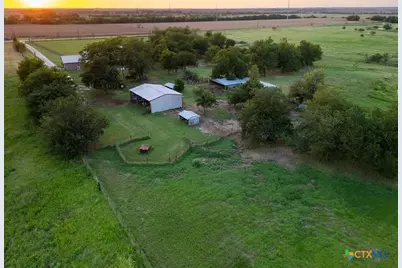 424 N Crawford Lane, Bartlett, TX 76511 - Photo 8