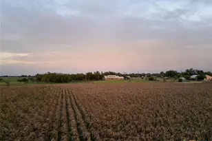 424 N Crawford Ln, Bartlett, TX 76511 - Photo 10