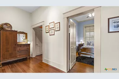 418 S Santa Clara Avenue, New Braunfels, TX 78130 - Photo 18