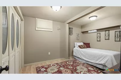 418 S Santa Clara Avenue, New Braunfels, TX 78130 - Photo 36