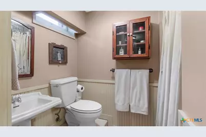 418 S Santa Clara Avenue, New Braunfels, TX 78130 - Photo 38