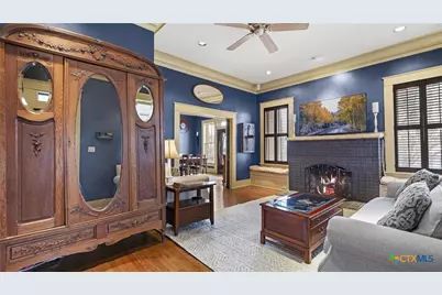 418 S Santa Clara Avenue, New Braunfels, TX 78130 - Photo 8