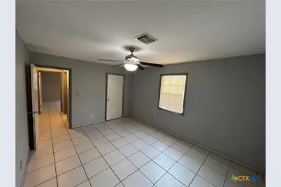 705 E Hiller, Victoria, TX 77901 - Photo 18