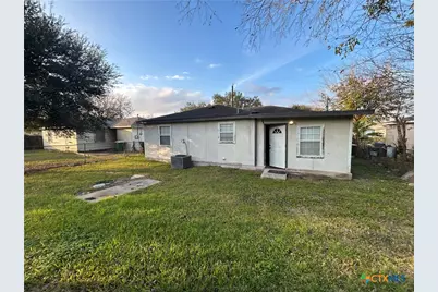 705 E Hiller, Victoria, TX 77901 - Photo 24