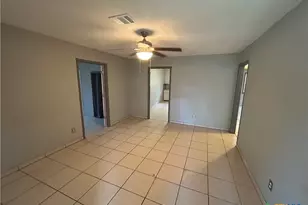 705 E Hiller, Victoria, TX 77901 - Photo 6