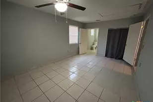 705 E Hiller, Victoria, TX 77901 - Photo 14