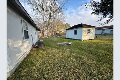 705 E Hiller, Victoria, TX 77901 - Photo 26