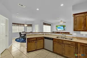 2219 Sun Chase Blvd, New Braunfels, TX 78130 - Photo 2