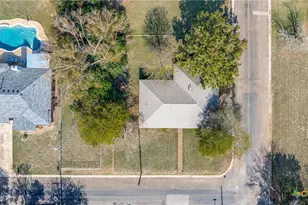 506 E Avenue T, Belton, TX 76513 - Photo 2