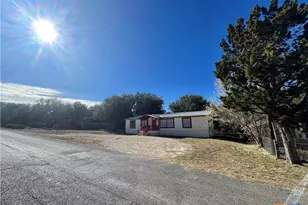 519 Royal Oak Dr, Canyon Lake, TX 78133 - Photo 2