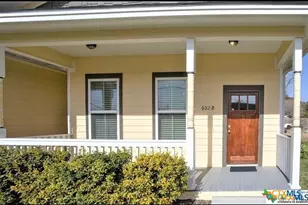 602 and 604 E Juan Linn St, Victoria, TX 77901 - Photo 2