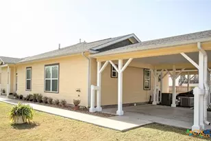 602 and 604 E Juan Linn St, Victoria, TX 77901 - Photo 4