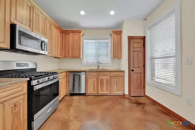 1650 Gruene Vineyard Crossing, New Braunfels, TX 78130 - Photo 6