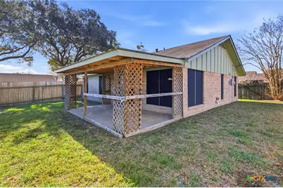 509 Ivanhoe Drive, Victoria, TX 77901 - Photo 8