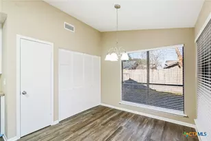 509 Ivanhoe Dr, Victoria, TX 77901 - Photo 16