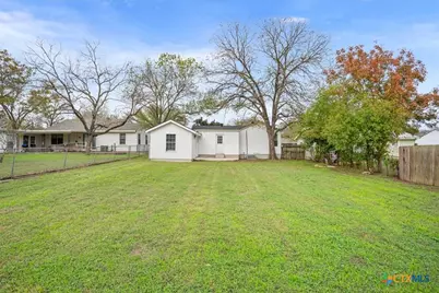 809 E 12th Avenue, Belton, TX 76513 - Photo 24
