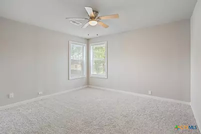 809 E 12th Avenue, Belton, TX 76513 - Photo 18