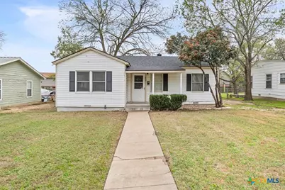 809 E 12th Avenue, Belton, TX 76513 - Photo 1