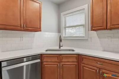 809 E 12th Avenue, Belton, TX 76513 - Photo 10