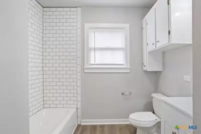 809 E 12th Avenue, Belton, TX 76513 - Photo 16