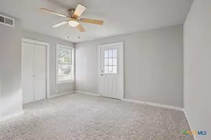 809 E 12th Ave, Belton, TX 76513 - Photo 14