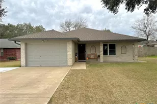 213 Sparrow Ln, Victoria, TX 77905 - Photo 2