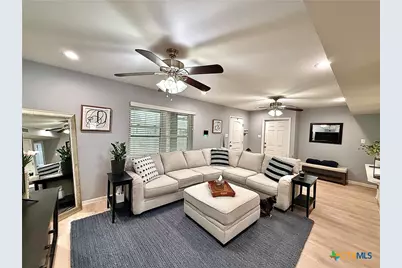 213 Sparrow Lane, Victoria, TX 77905 - Photo 8