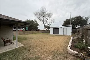 213 Sparrow Ln, Victoria, TX 77905 - Photo 42