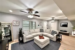 213 Sparrow Ln, Victoria, TX 77905 - Photo 4