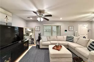 213 Sparrow Ln, Victoria, TX 77905 - Photo 6