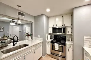 213 Sparrow Ln, Victoria, TX 77905 - Photo 16