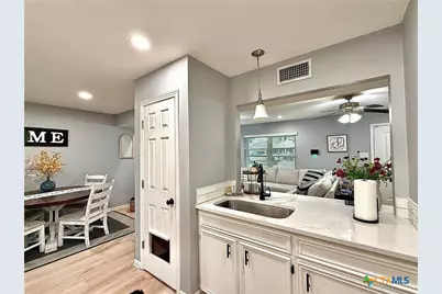 213 Sparrow Lane, Victoria, TX 77905 - Photo 18