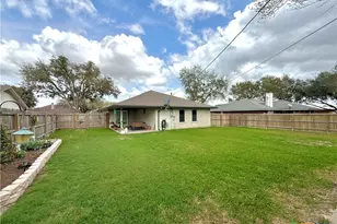 213 Sparrow Ln, Victoria, TX 77905 - Photo 44