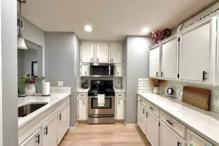 213 Sparrow Ln, Victoria, TX 77905 - Photo 14