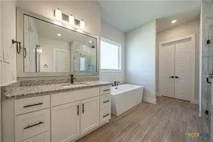 254 Firewheel Lp, Floresville, TX 78114 - Photo 16