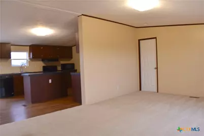 422 W Oaks, Victoria, TX 77905 - Photo 4