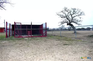 422 W Oaks, Victoria, TX 77905 - Photo 12