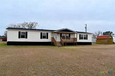 422 W Oaks, Victoria, TX 77905 - Photo 2