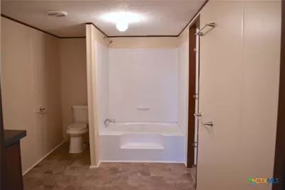 422 W Oaks, Victoria, TX 77905 - Photo 8