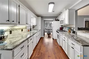 101 Kemble St, Victoria, TX 77904 - Photo 8