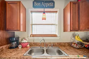 2612 Ozark St, Victoria, TX 77901 - Photo 10