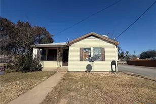 1507 Bridge St, Gatesville, TX 76528 - Photo 1